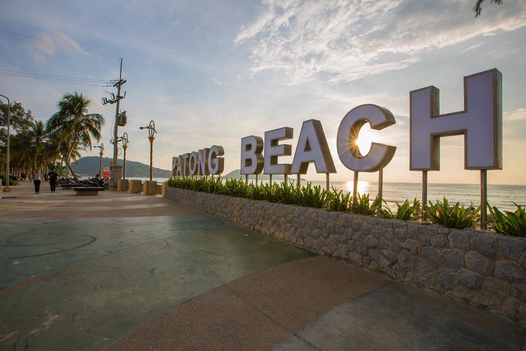 赤脚卡利姆海滨酒店 Patong 外观 照片