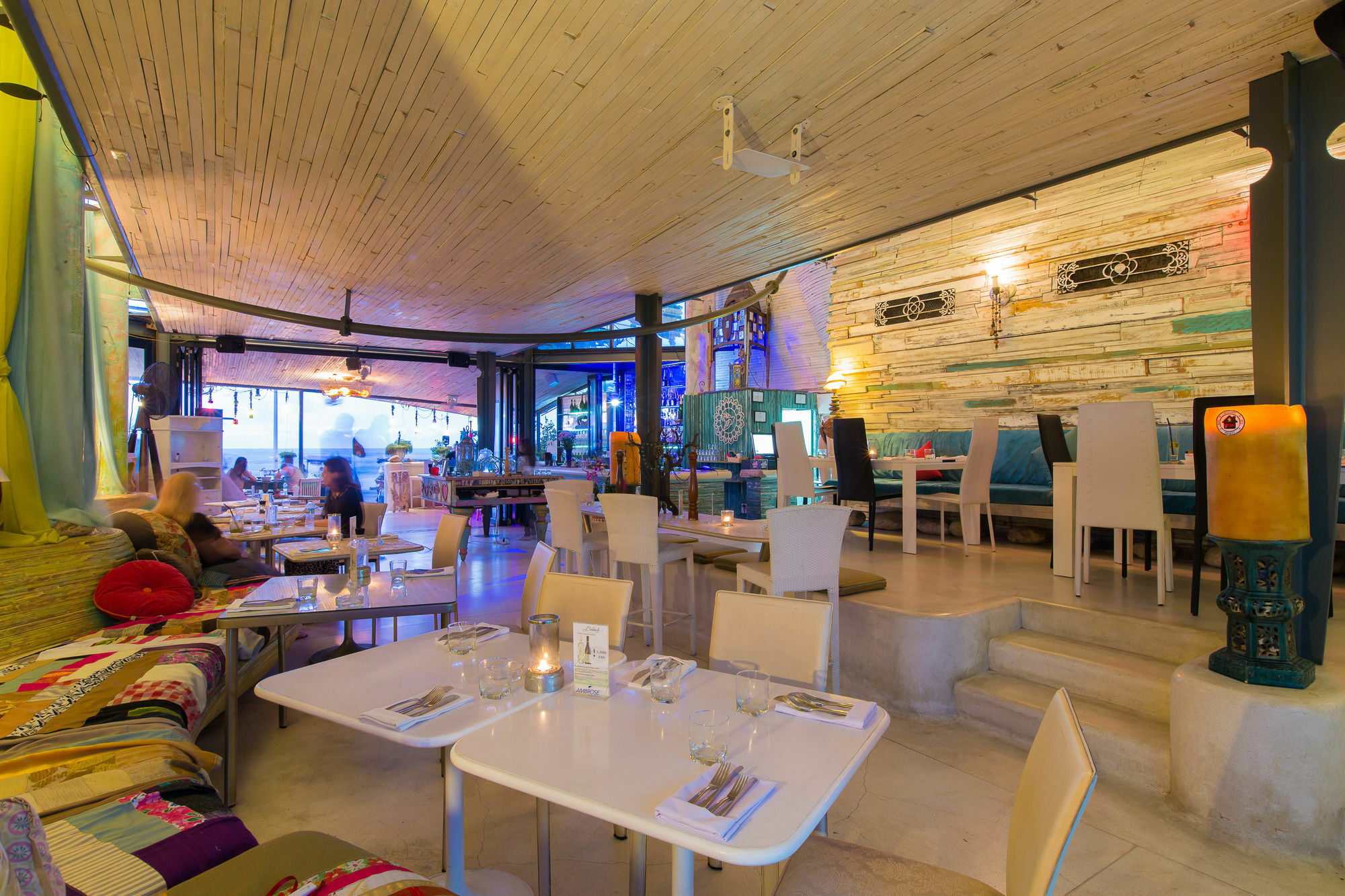 赤脚卡利姆海滨酒店 Patong 外观 照片